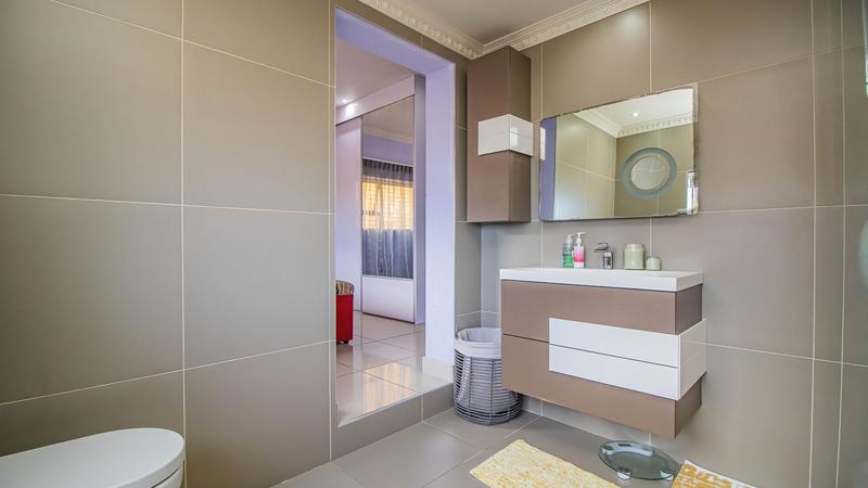 6 Bedroom Property for Sale in Dana Bay Western Cape